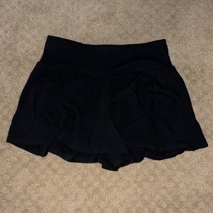 EXPRESS Flowy Black Shorts